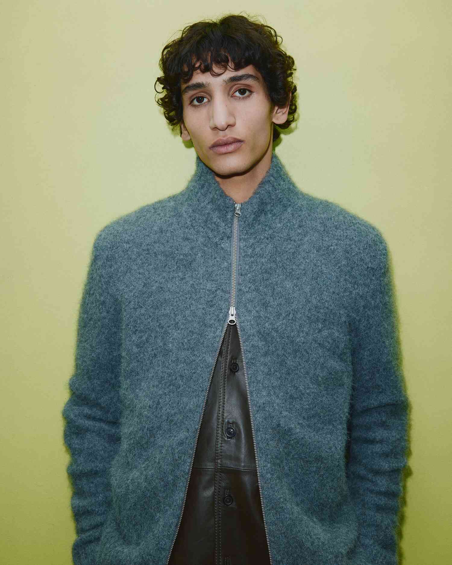 Men's "Sajean" knit paired with "Saruffo x c" overshirt from Samsøe Samsøe AW25