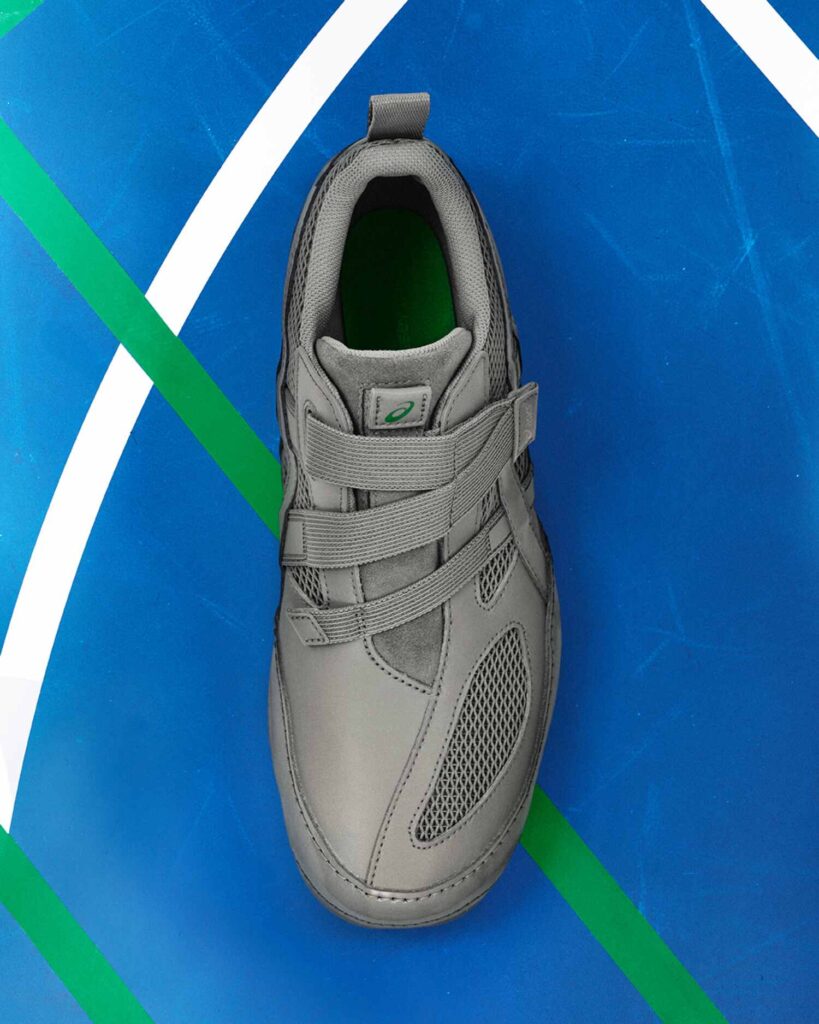 Birds Eye view showcasing the taping of HYPER TAPING™ in its grey/grey variation